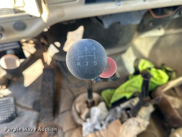 image for item OK9139 1972 Ford F700  digger derrick truck