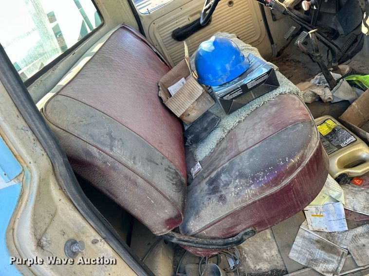 image for item OK9139 1972 Ford F700  digger derrick truck