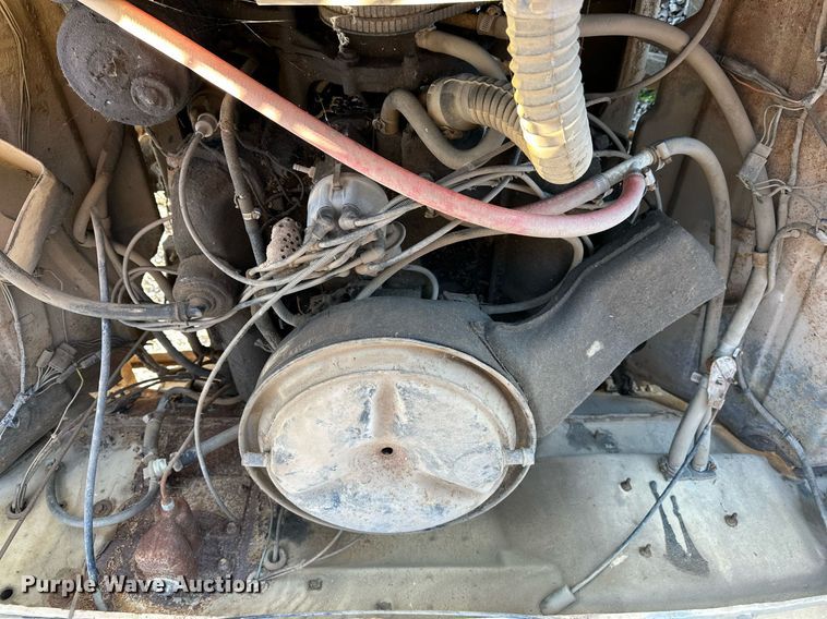 image for item OK9139 1972 Ford F700  digger derrick truck