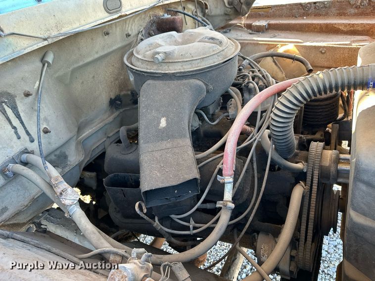 image for item OK9139 1972 Ford F700  digger derrick truck