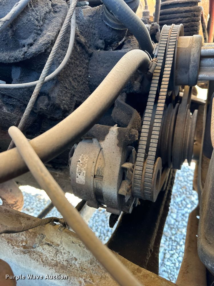 image for item OK9139 1972 Ford F700  digger derrick truck