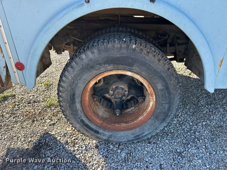 image for item OK9139 1972 Ford F700  digger derrick truck