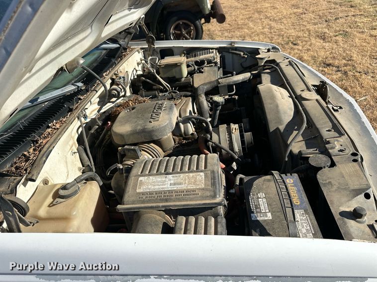 image for item OK9185 1998 Chevrolet Cheyenne C3500  dump bed pickup truck