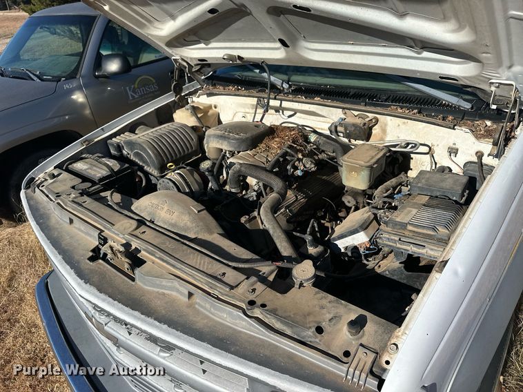 image for item OK9185 1998 Chevrolet Cheyenne C3500  dump bed pickup truck