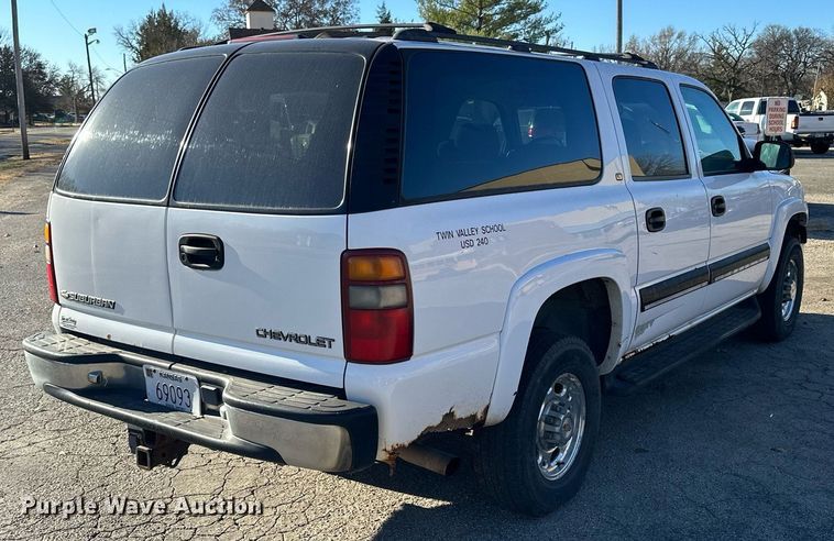 image for item OK9297 2001 Chevrolet Suburban  SUV