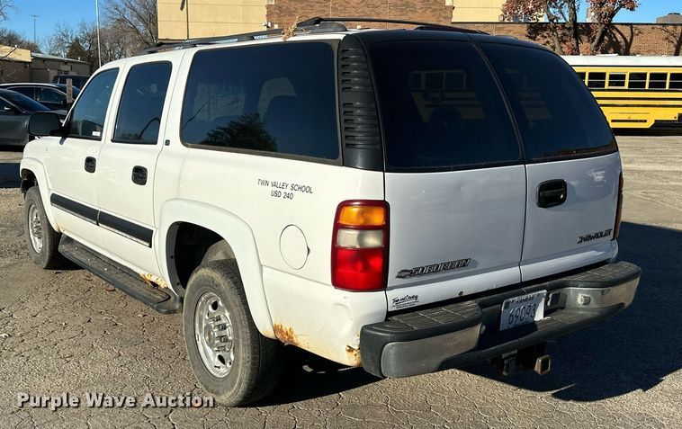 image for item OK9297 2001 Chevrolet Suburban  SUV