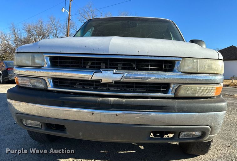 image for item OK9297 2001 Chevrolet Suburban  SUV