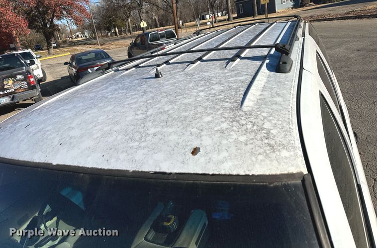 image for item OK9297 2001 Chevrolet Suburban  SUV