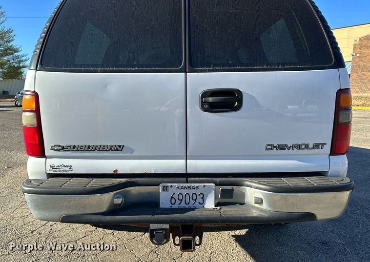 image for item OK9297 2001 Chevrolet Suburban  SUV