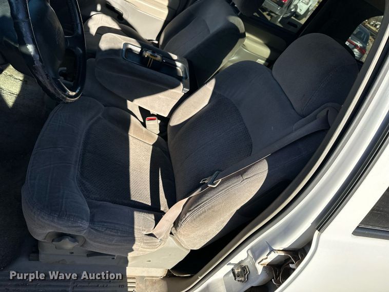 image for item OK9297 2001 Chevrolet Suburban  SUV