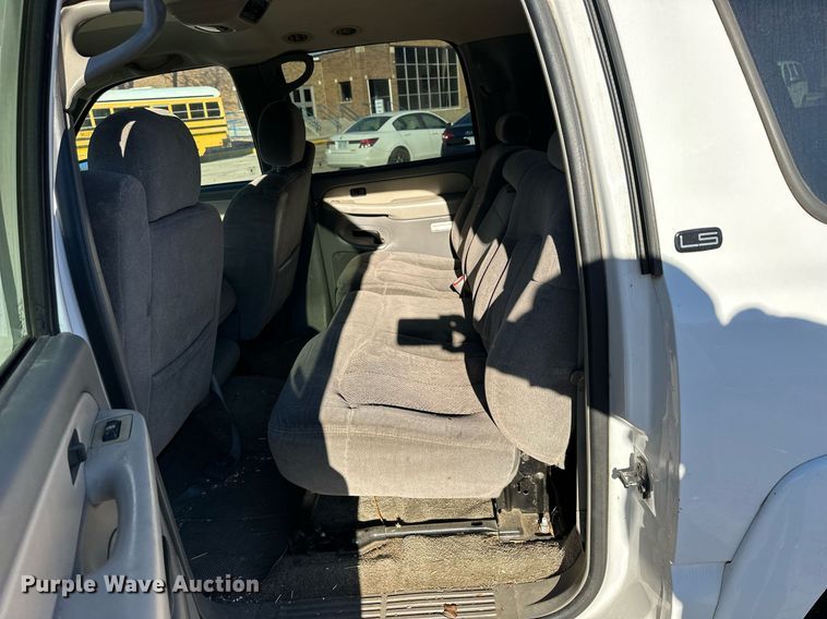 image for item OK9297 2001 Chevrolet Suburban  SUV