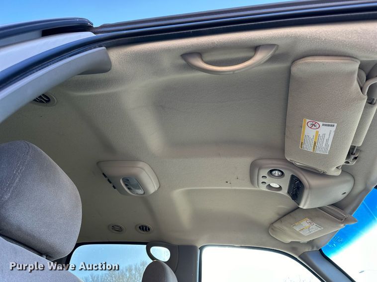 image for item OK9297 2001 Chevrolet Suburban  SUV