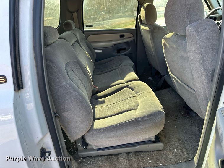 image for item OK9297 2001 Chevrolet Suburban  SUV