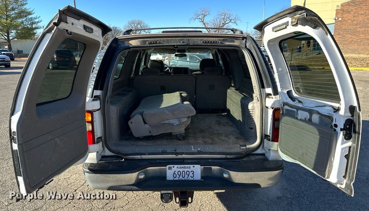 image for item OK9297 2001 Chevrolet Suburban  SUV