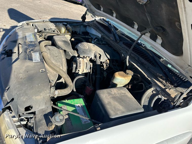 image for item OK9297 2001 Chevrolet Suburban  SUV