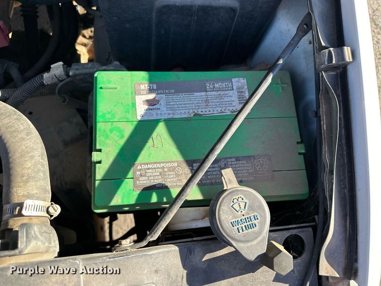 image for item OK9297 2001 Chevrolet Suburban  SUV