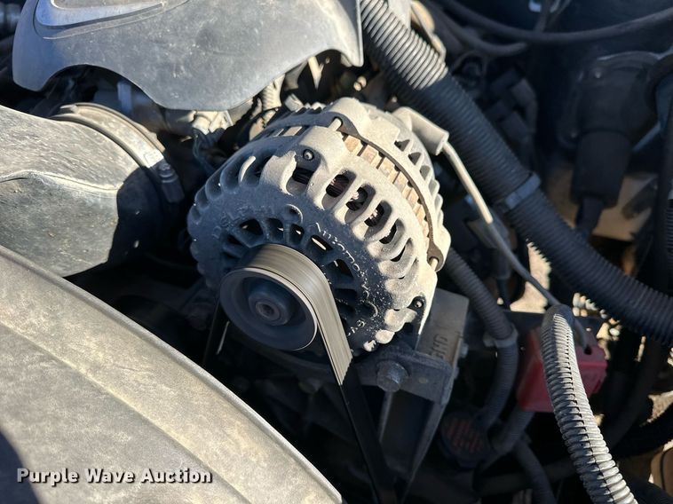 image for item OK9297 2001 Chevrolet Suburban  SUV