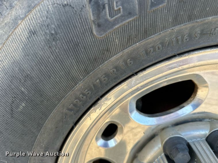 image for item OK9297 2001 Chevrolet Suburban  SUV