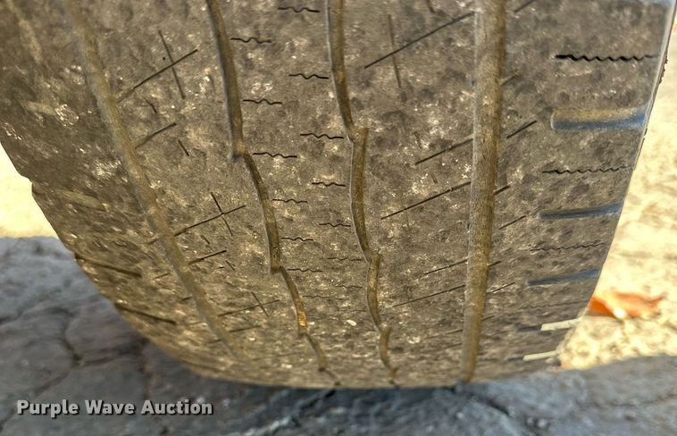 image for item OK9297 2001 Chevrolet Suburban  SUV