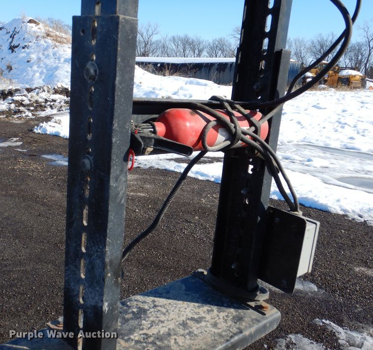 image for item OL9421 Crafco EZ Pour  melter applicator