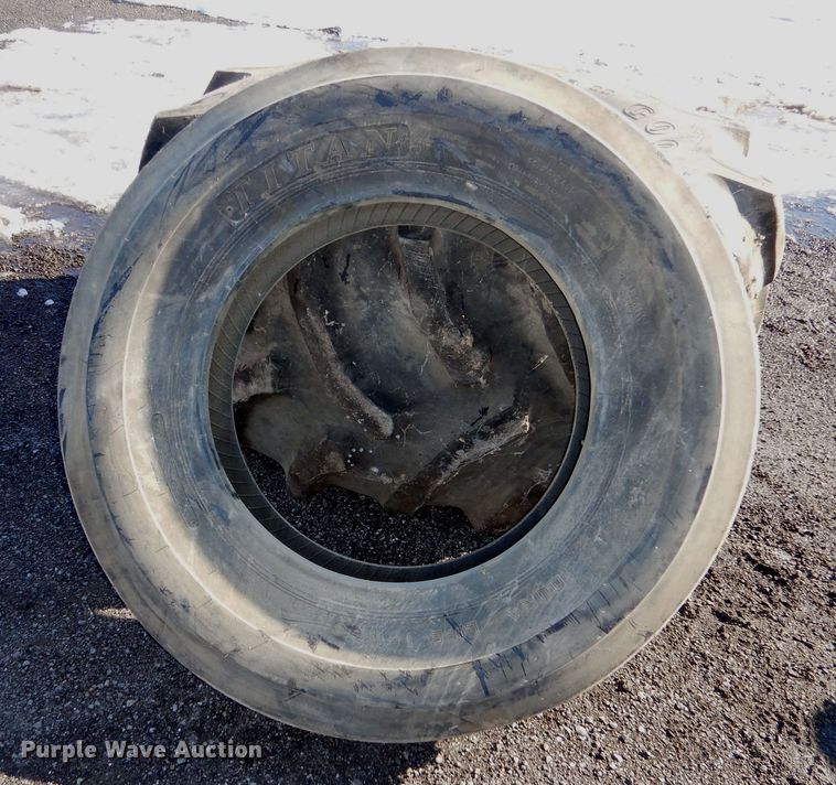 image for item OL9425 (2) tires