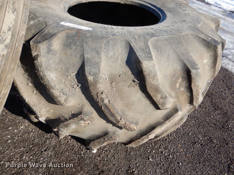 image for item OL9425 (2) tires