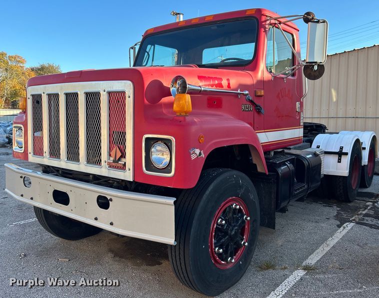 image for item OM9003 1991 International 2574  semi truck