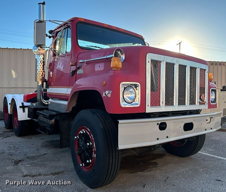 image for item OM9003 1991 International 2574  semi truck