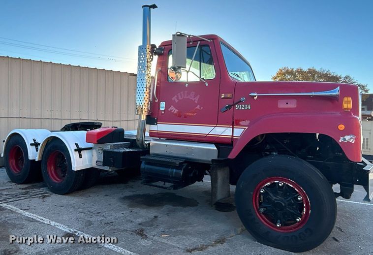 image for item OM9003 1991 International 2574  semi truck