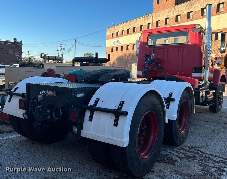 image for item OM9003 1991 International 2574  semi truck