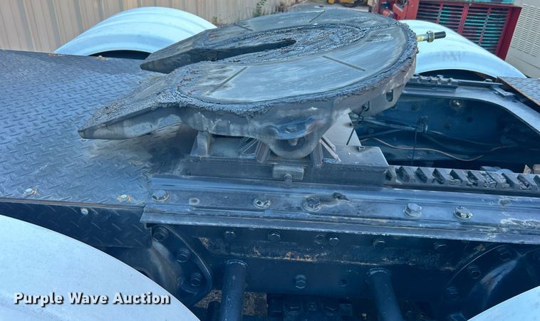 image for item OM9003 1991 International 2574  semi truck