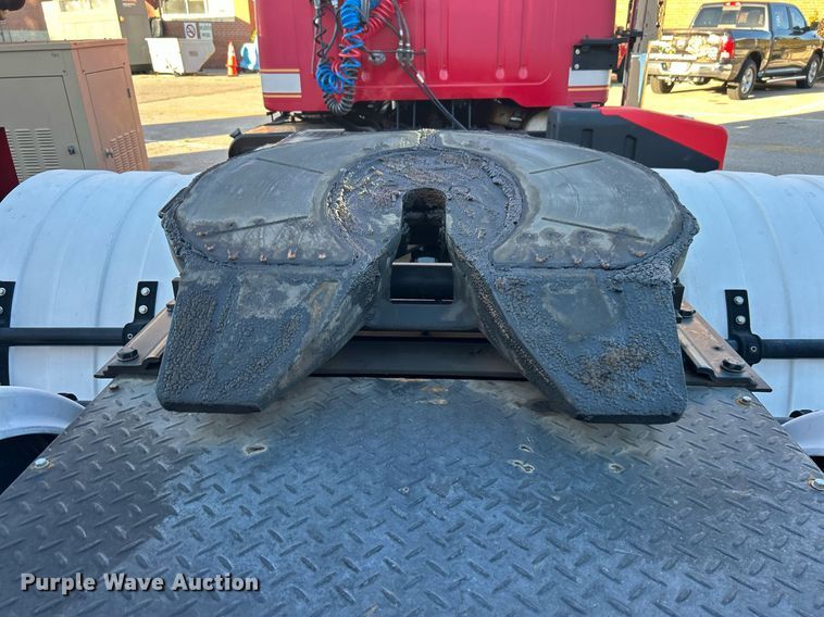 image for item OM9003 1991 International 2574  semi truck