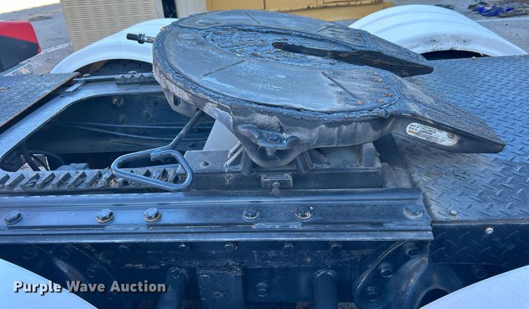 image for item OM9003 1991 International 2574  semi truck