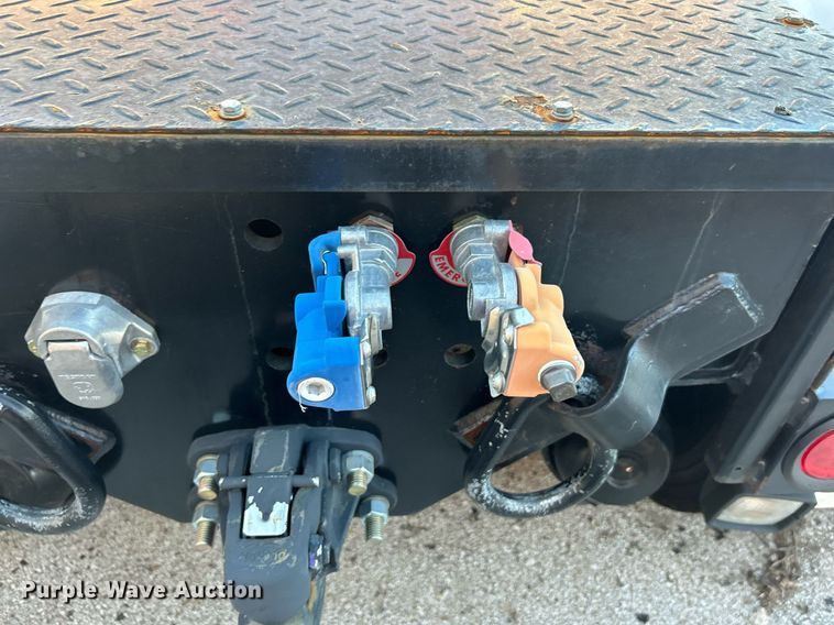 image for item OM9003 1991 International 2574  semi truck