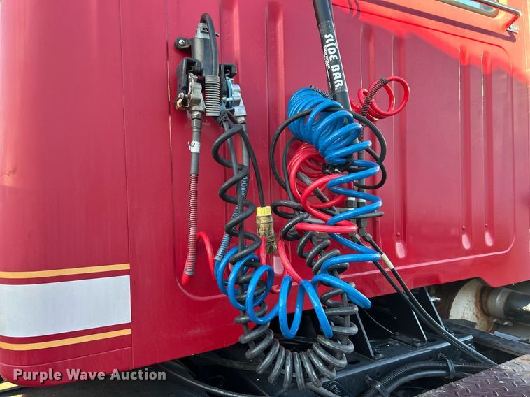 image for item OM9003 1991 International 2574  semi truck