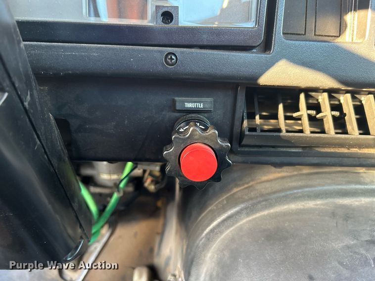 image for item OM9003 1991 International 2574  semi truck