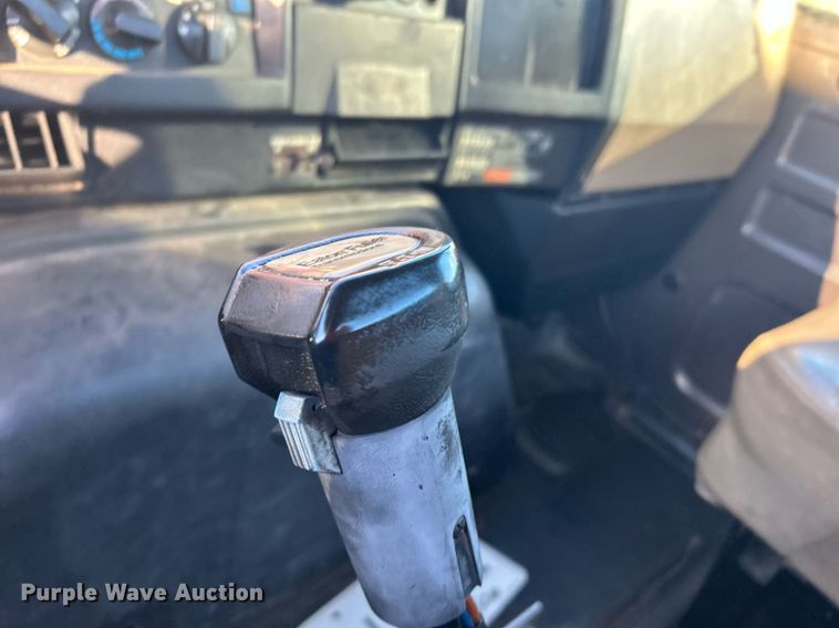 image for item OM9003 1991 International 2574  semi truck