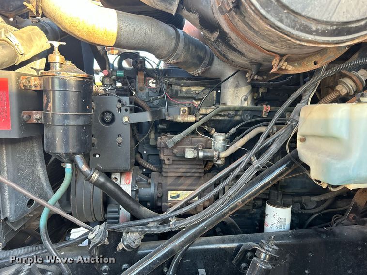 image for item OM9003 1991 International 2574  semi truck