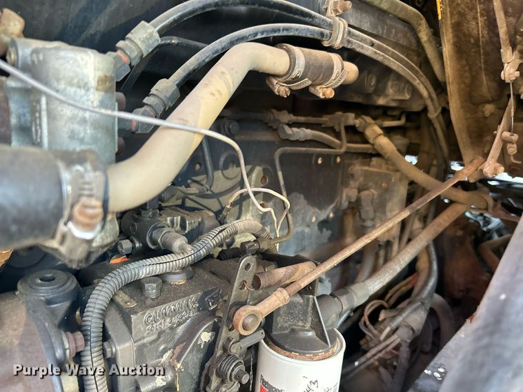 image for item OM9003 1991 International 2574  semi truck