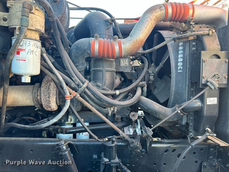 image for item OM9003 1991 International 2574  semi truck