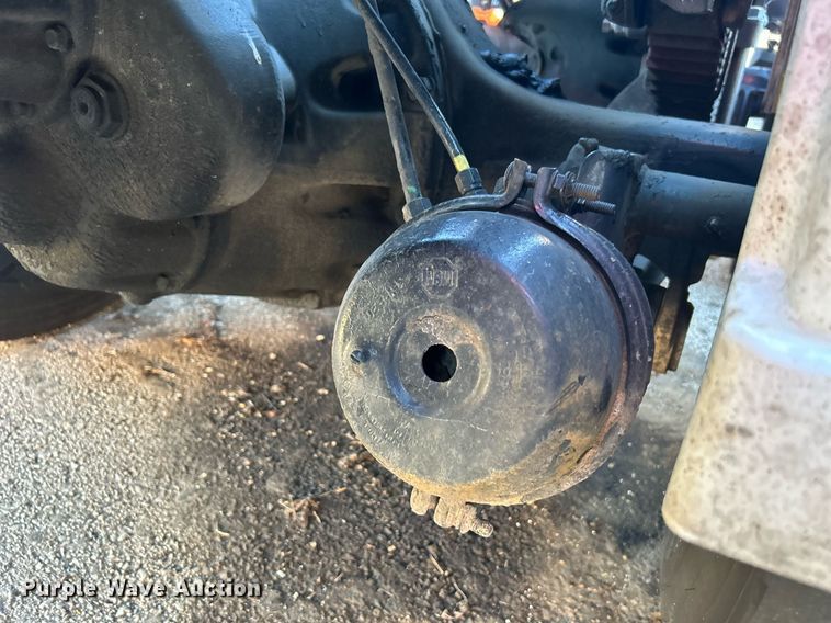 image for item OM9003 1991 International 2574  semi truck