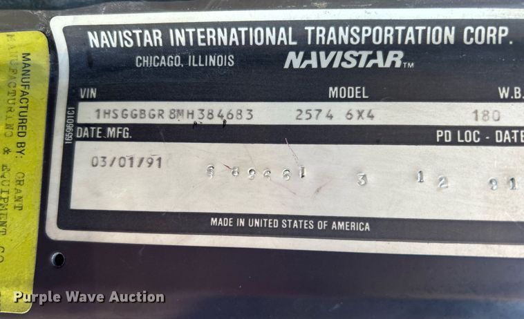 image for item OM9003 1991 International 2574  semi truck