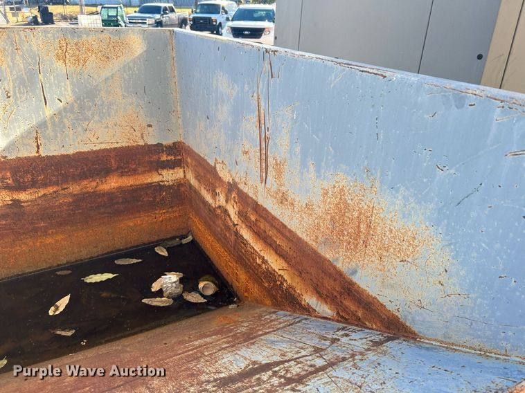 image for item OM9007 Wright self-dumping hopper