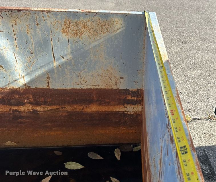 image for item OM9007 Wright self-dumping hopper