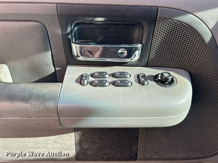 image for item OM9009 2004 Ford F150  SuperCab pickup truck