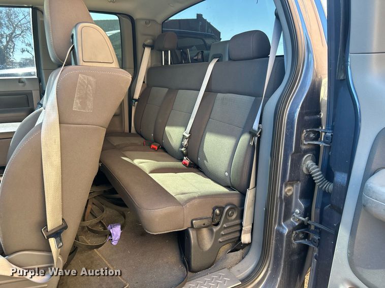 image for item OM9009 2004 Ford F150  SuperCab pickup truck