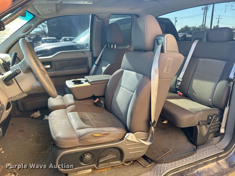 image for item OM9009 2004 Ford F150  SuperCab pickup truck