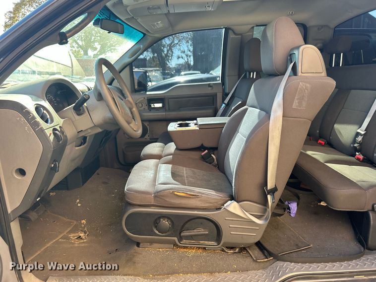 image for item OM9009 2004 Ford F150  SuperCab pickup truck