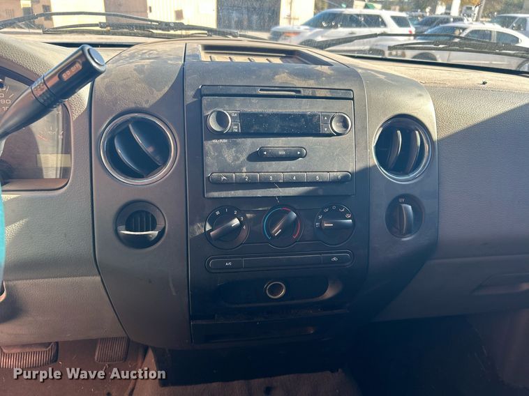 image for item OM9009 2004 Ford F150  SuperCab pickup truck