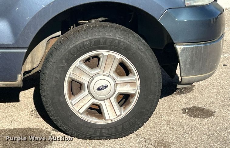 image for item OM9009 2004 Ford F150  SuperCab pickup truck